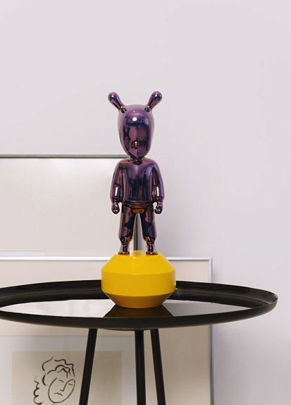 Скульптура Guest Little purple