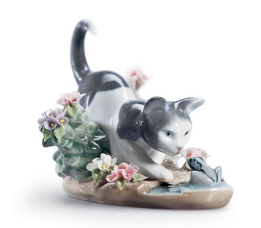 Скульптура Котенок и лягушка