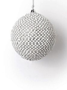 Шар из серебристо-белого бисера