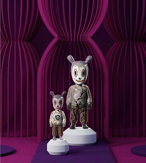 Скульптура The Guest by Gary Baseman