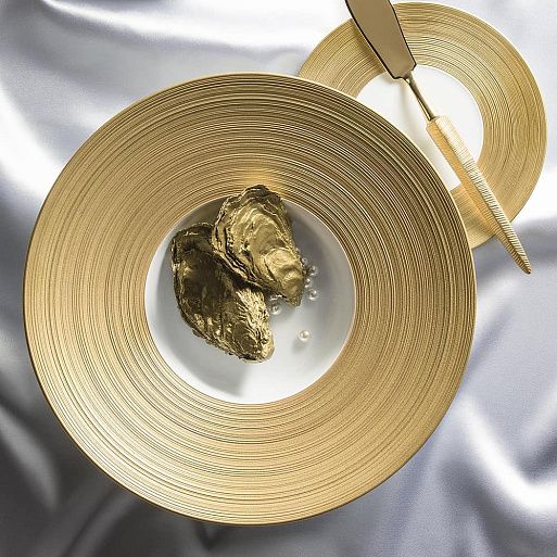 Тарелка постановочная Hemisphere Gold
